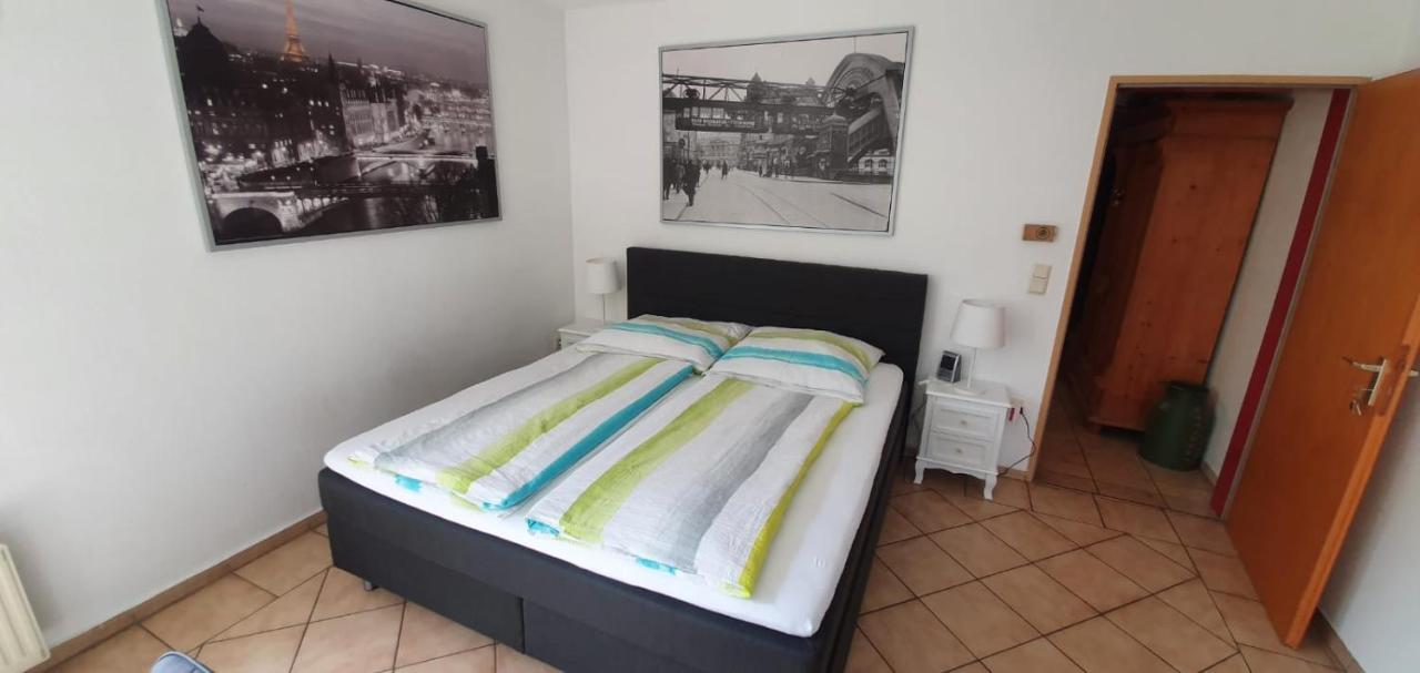 Chrissi Und Micha Appartement Remscheid Buitenkant foto